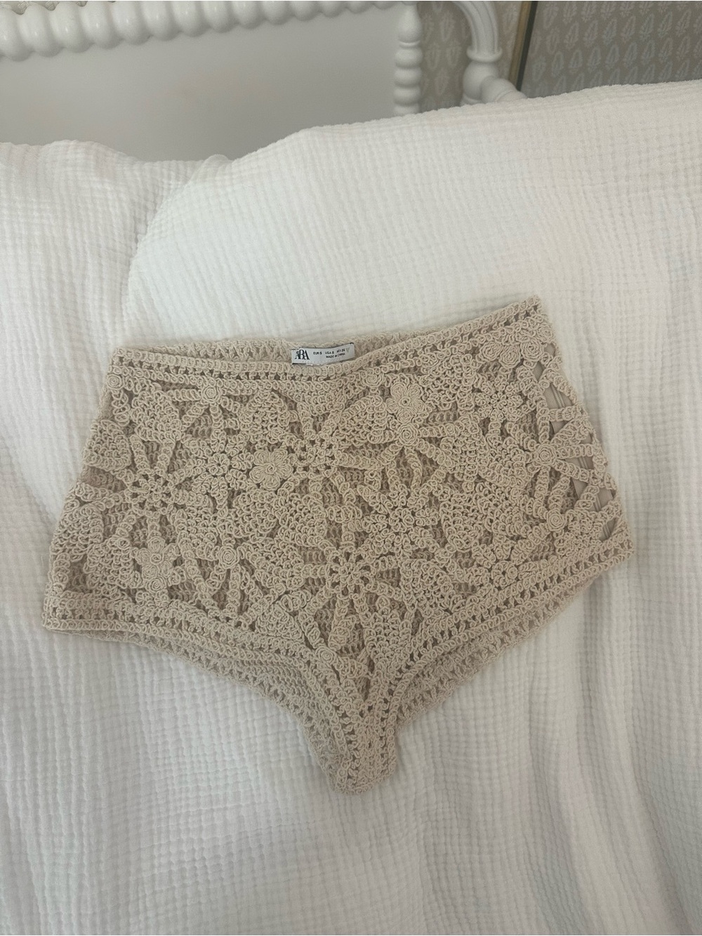 Zara NWOT Ecru Crochet Shorts - Picture 2 of 8
